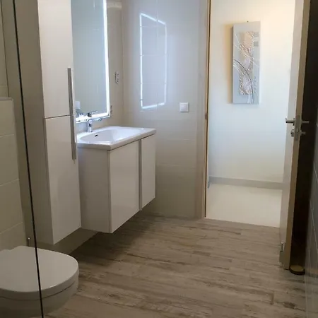 First Line Duplex Puerto Banus Sleeps 8 People * ماربيا