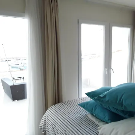 Apartment First Line Duplex Puerto Banus Sleeps 8 People Marbella